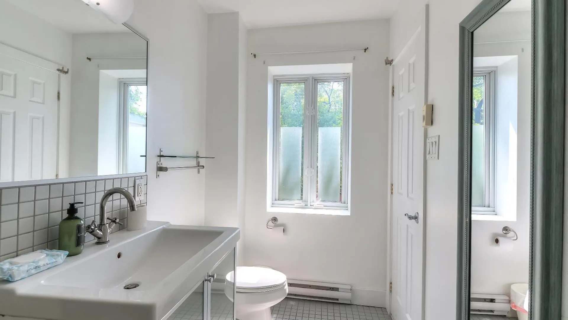 Loft The White Pearl Plateau-Mont-Royal 3 Beds Apartment Montreal